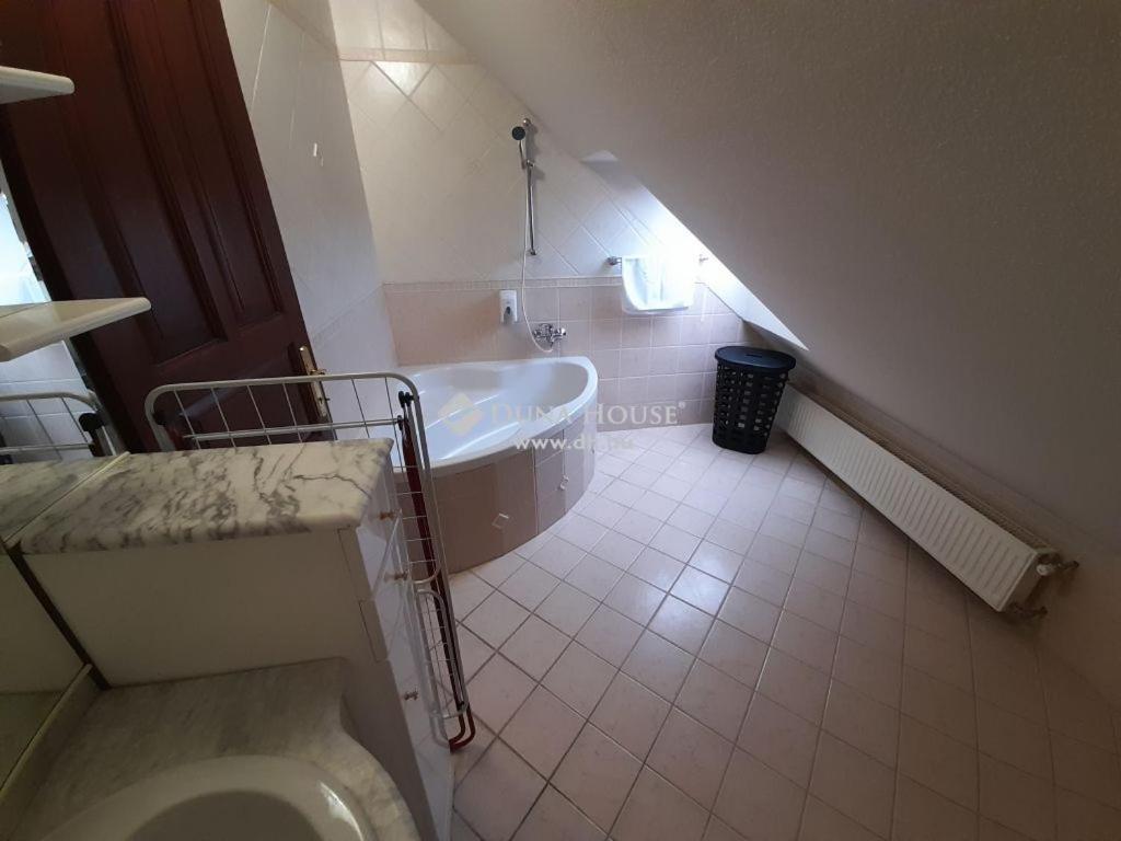Lujza Apartman Goedoello Leilighet Eksteriør bilde