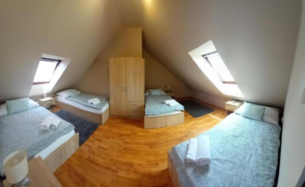 Lujza Apartman Goedoello Leilighet Eksteriør bilde